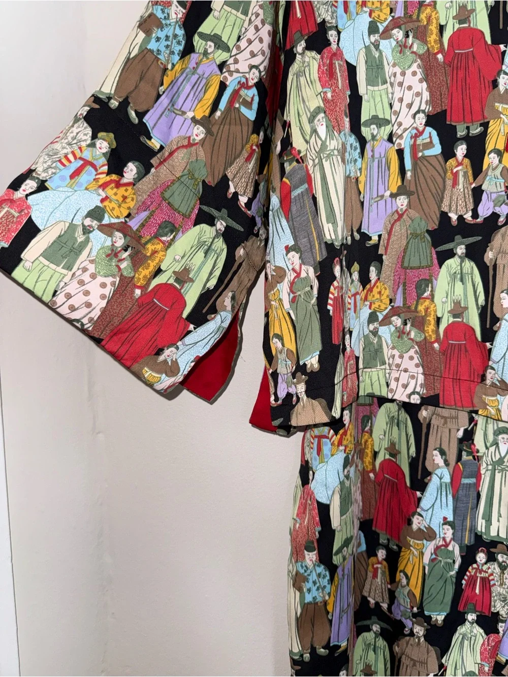 Natori Multicolor Figurine-Print Pajama Set with Red Trim - Picture 6 of 10